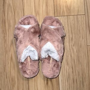 NWT Stewart Weitzman Rose Pink Furry Slide